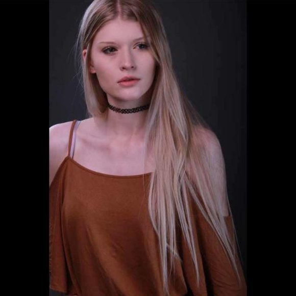 Meet your Posher, Abigail - Picture 1 of 1